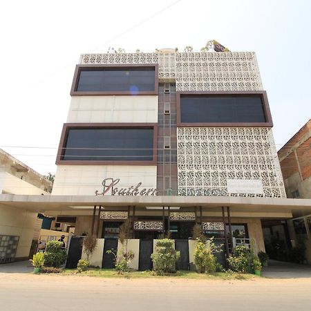 Hotel Southern Residency Kelambākkam Exterior foto