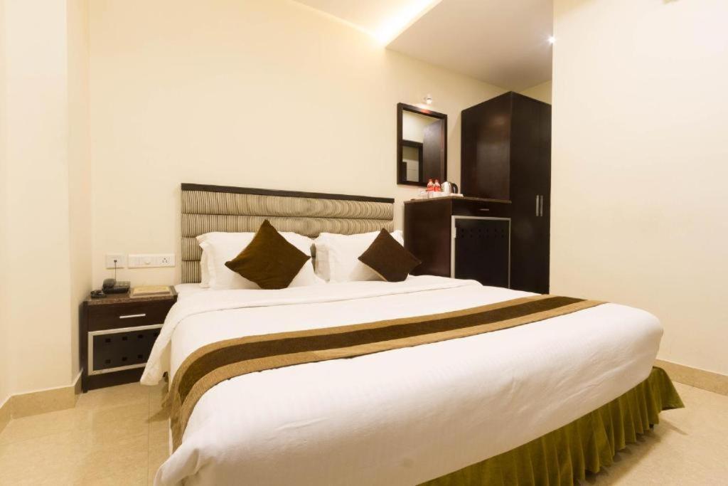 Hotel Southern Residency Kelambākkam Exterior foto