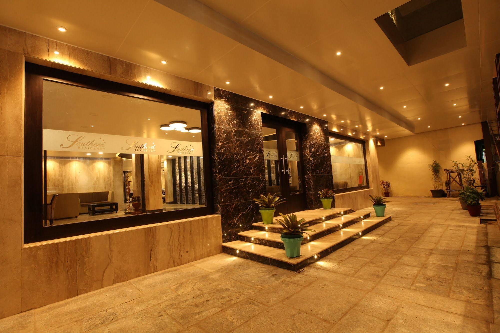 Hotel Southern Residency Kelambākkam Exterior foto