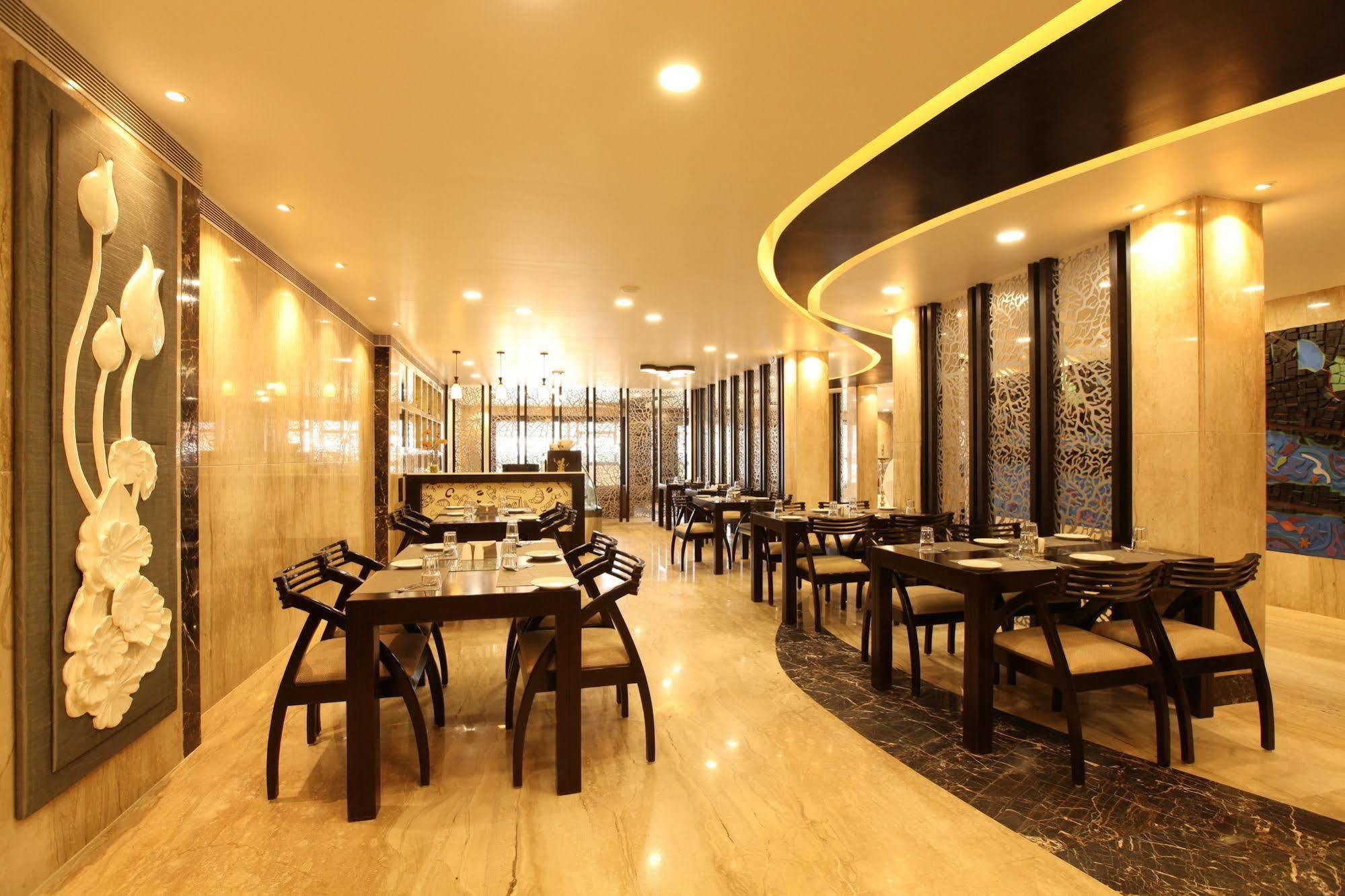 Hotel Southern Residency Kelambākkam Exterior foto